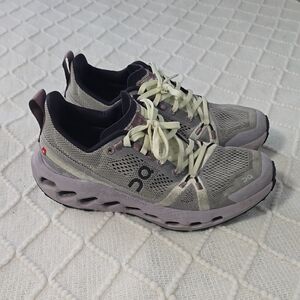 On Running Athletic Shoes in Gray and Cream